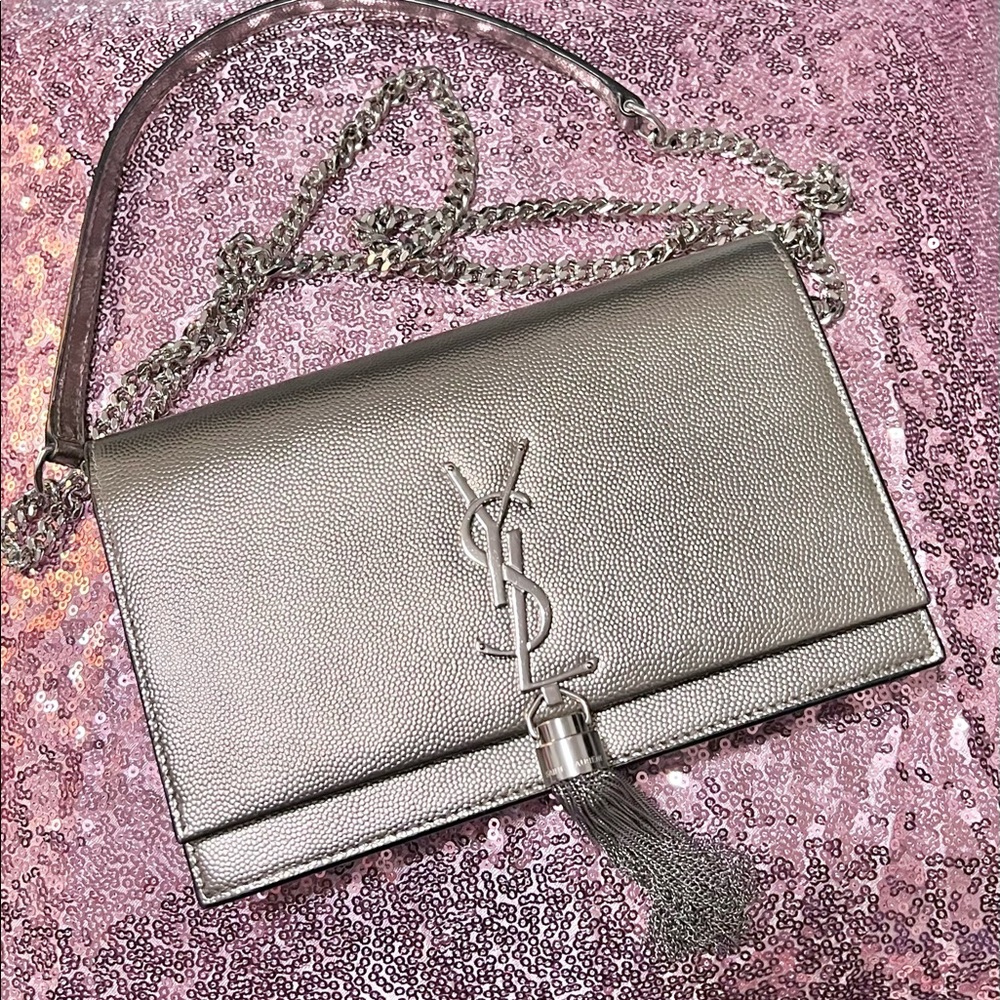 YVES Saint Laurent Grain De Poudre Kate Tassel Chain Piombo Metallic Dark Silver
